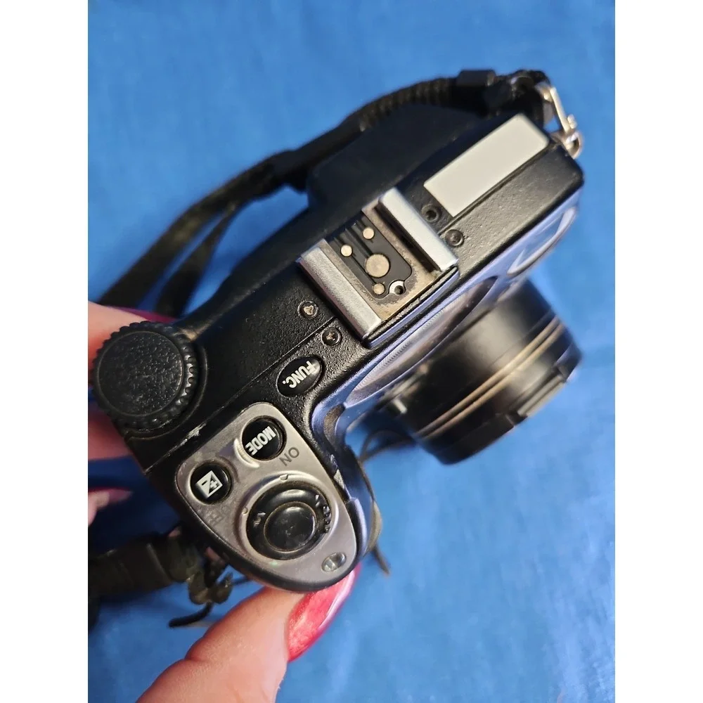 Nikon Coolpix 5000 5.0MP Digital Camera E5000 Black w/ Battery Tested